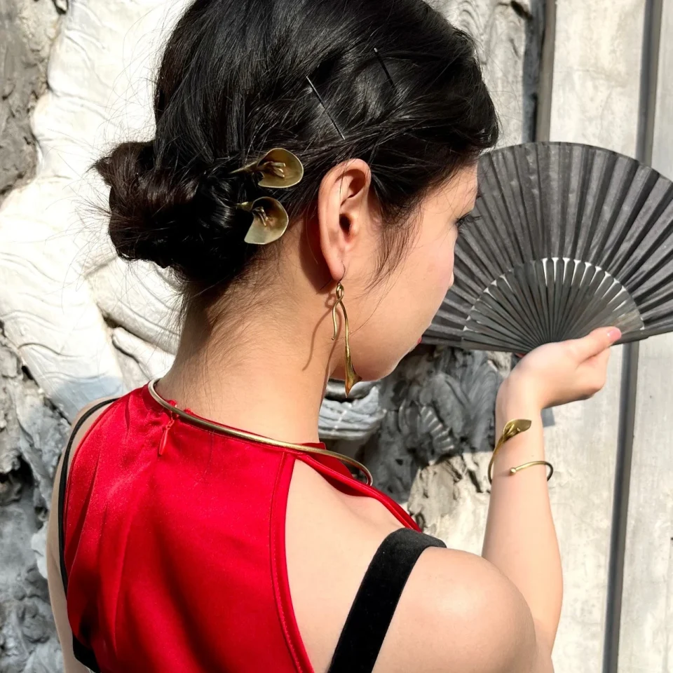 tram_ong_calla_lily_0001_crop