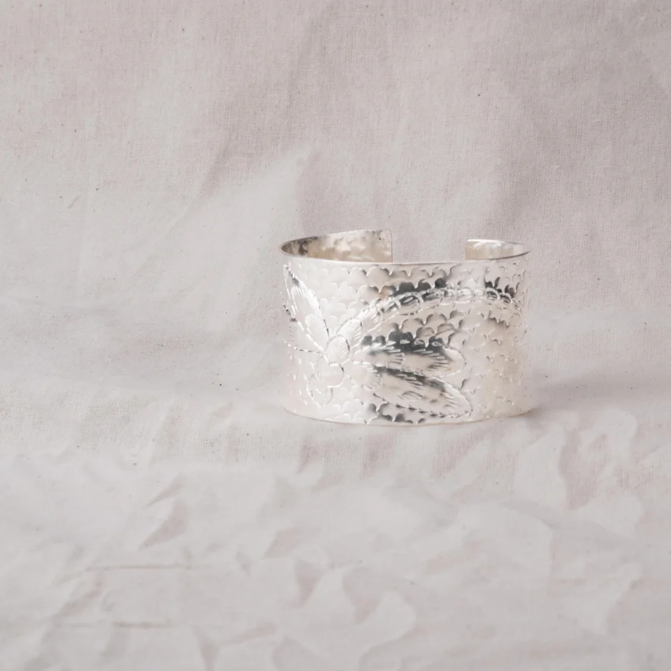 vong_tay_cham_chuon_chuon_bac_0003