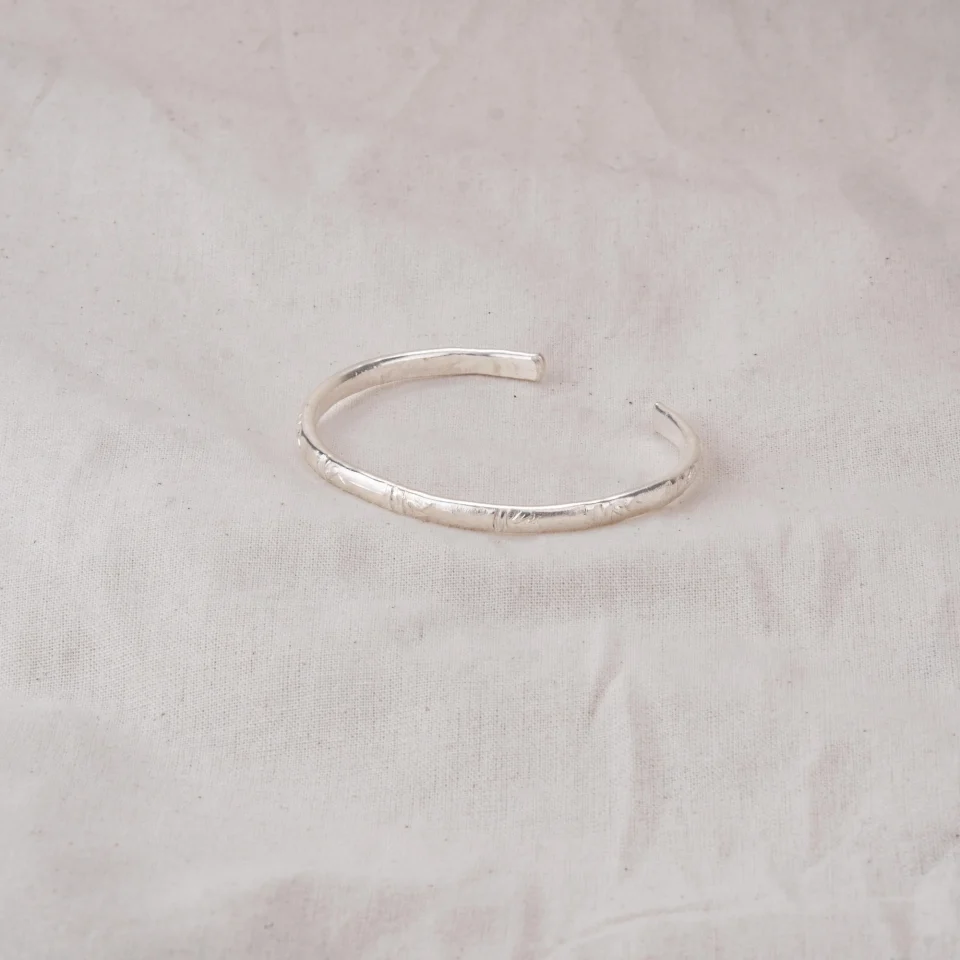 vong_tay_cham_tre_bac_0005