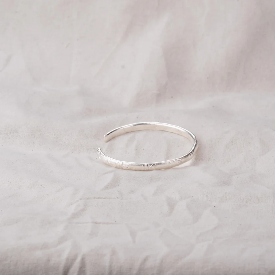 vong_tay_cham_tre_bac_0007