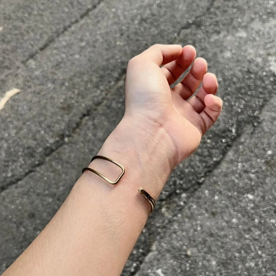 vong_tay_kep_vang_0005_crop